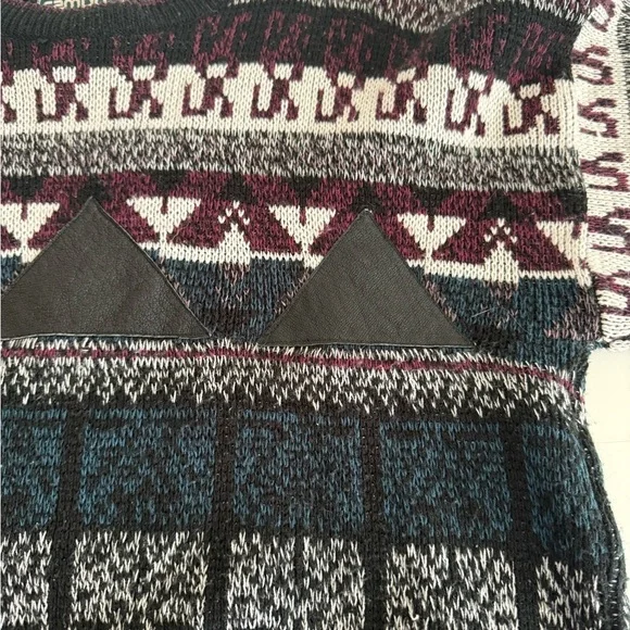 90s Campus Sweater Bold Blue, Black and Burgundy Crew Neck Vintage - Picture 9 of 10